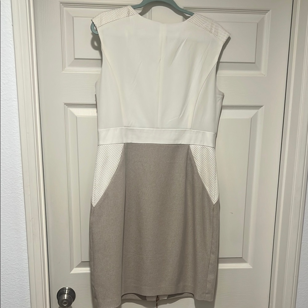 Chic Colorblock Dress - Picture 2 of 3